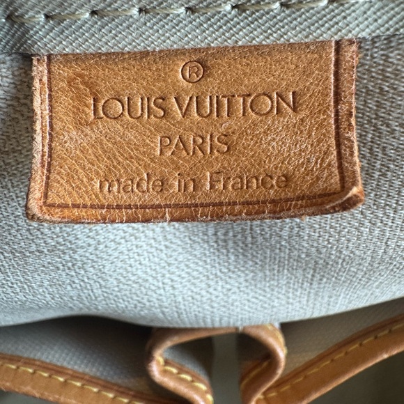 Authentic Louis Vuitton Deauville Brown and Tan Monogram Bag with Dust bag - Picture 7 of 11